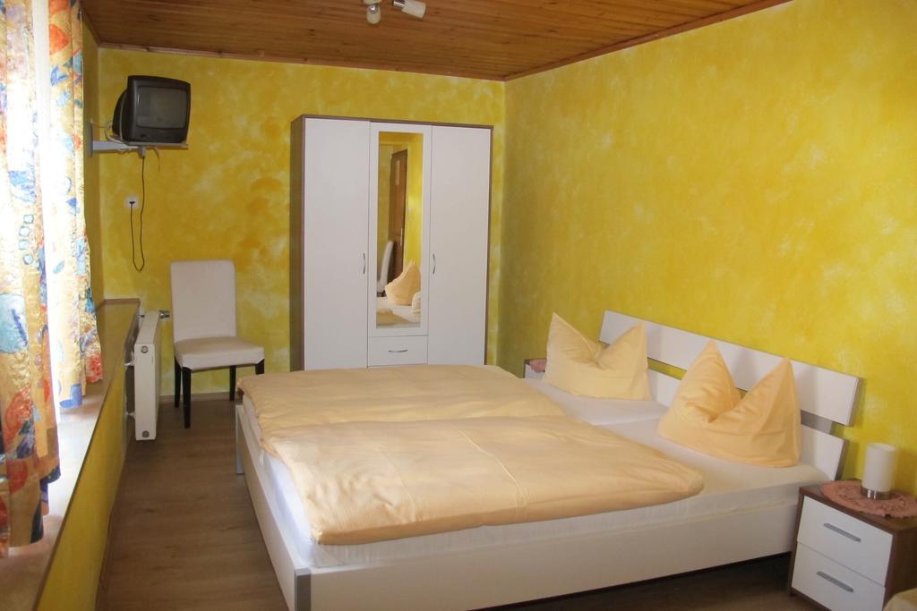 Hotel Garni Hauth ベルンカステル・クース エクステリア 写真