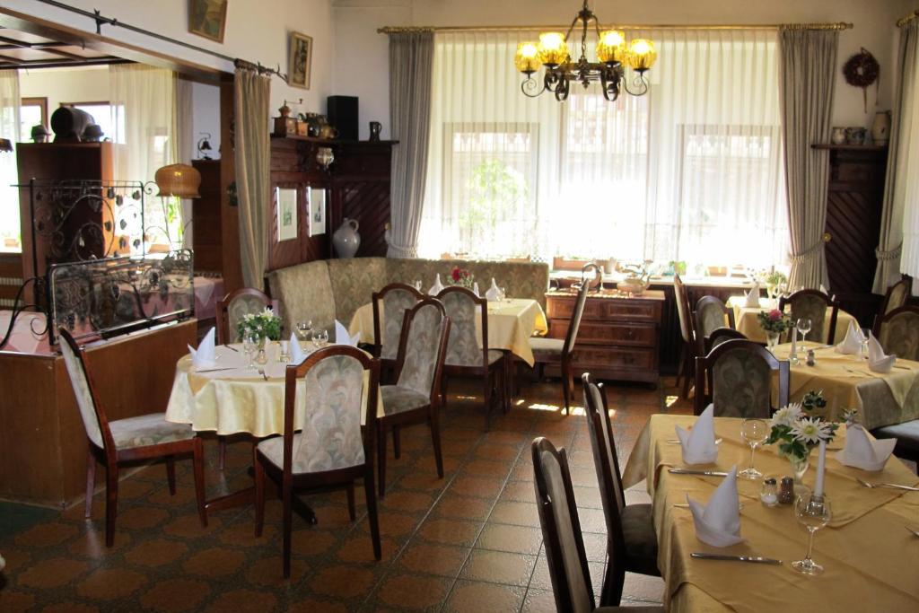 Hotel Garni Hauth ベルンカステル・クース エクステリア 写真